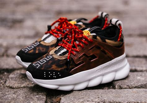 versace chain reaction run big or small|Versace chain reaction used.